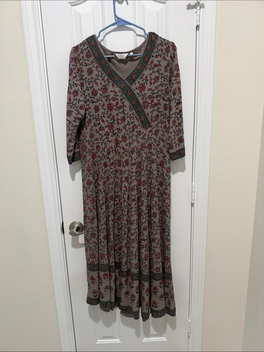 Jharonka Floral Print V-Neck Maxi Dress - Taupe with Red & Green Size XL